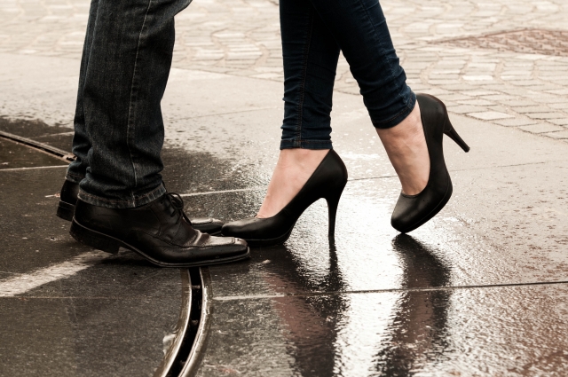 元彼と“偶然”出くわしたら？振る舞いで印象を逆転させる3ステップ